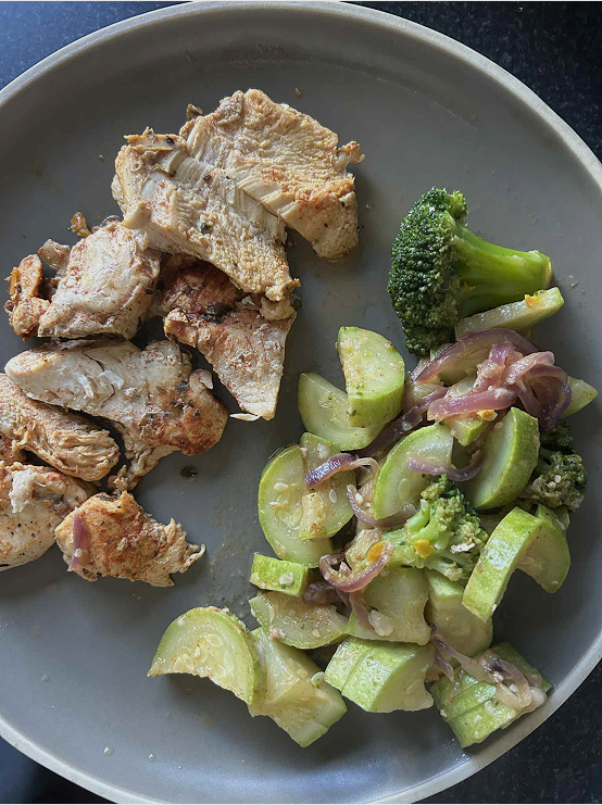 POLLO CON ENSALADA